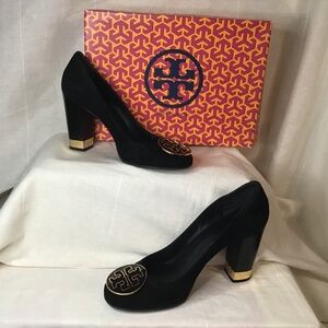 NEW Tory Burch Maddie Black Suede Sz 9 Exterior Gold Emblem Block Heel With Box.